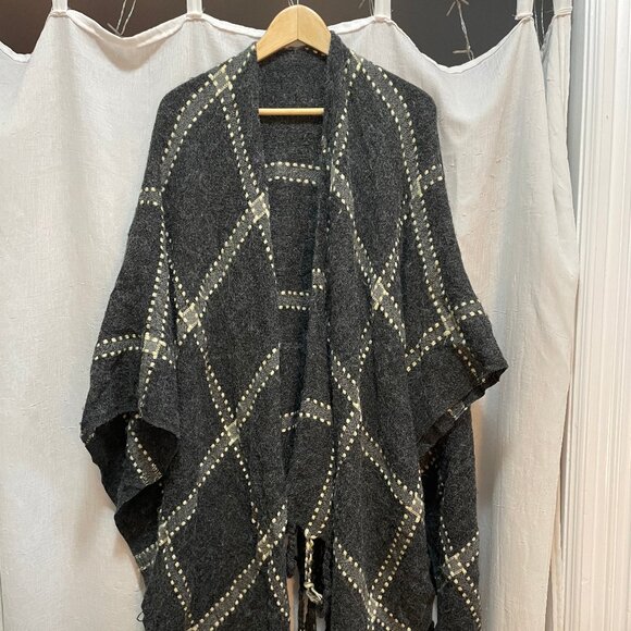 Grey Stitched Blanket Shawl - Picture 1 of 3